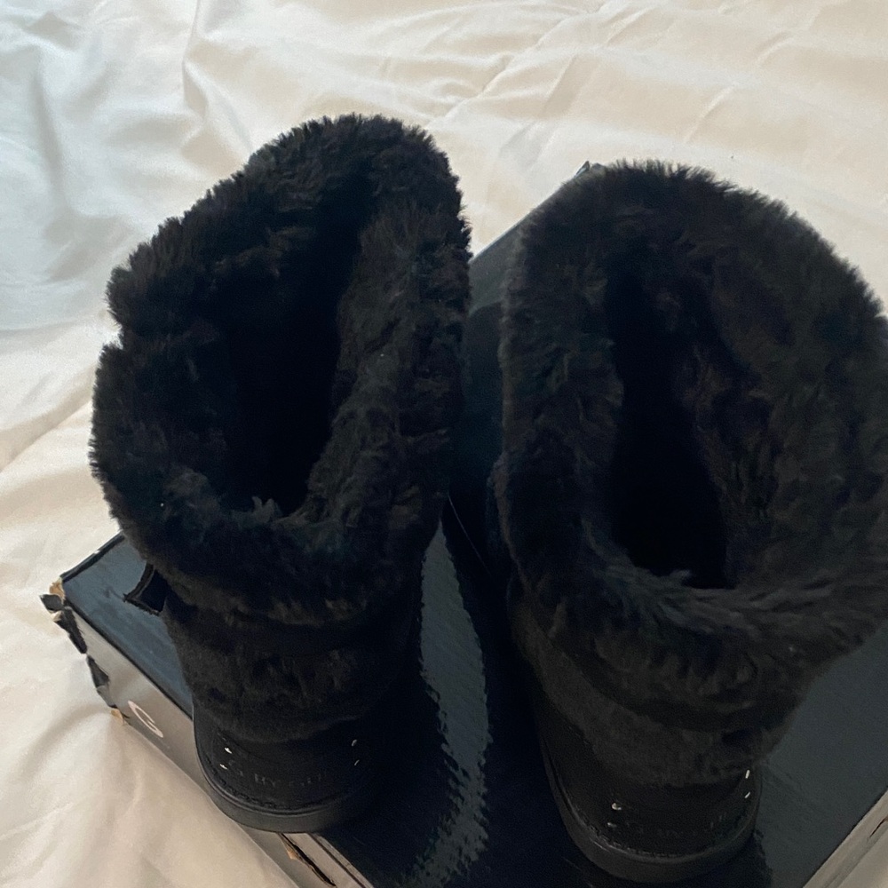 G by Guess Women's Black Buckle Fur Boots - Picture 4 of 5